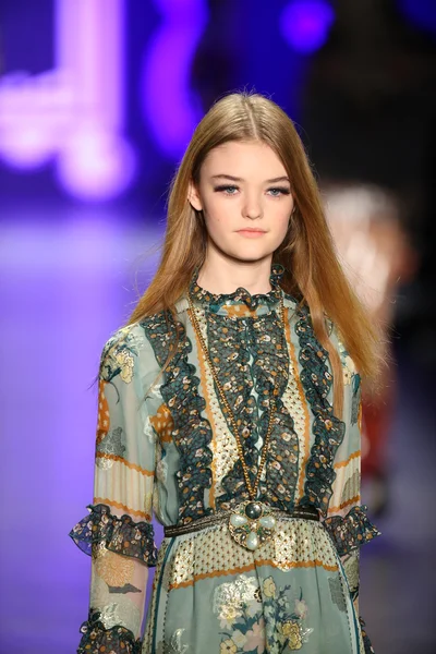 Anna Sui Fall 2016 show — Stock Photo, Image