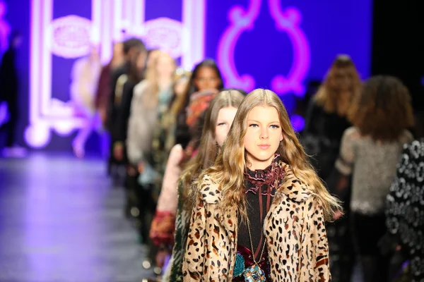 Anna Sui Fall 2016 show — Stock Photo, Image