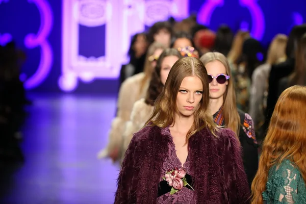 Anna Sui jesieni 2016 Pokaż — Zdjęcie stockowe