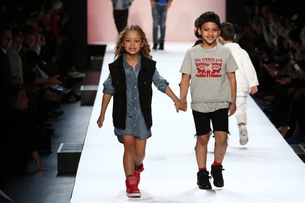 Rookie USA presenta Kids Rock! Autunno 2016 — Foto Stock