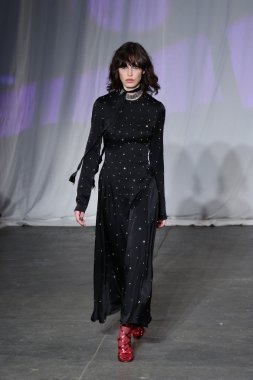 Jill Stuart sonbahar kış 2016 koleksiyonu göster