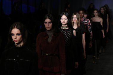 Jill Stuart sonbahar kış 2016 koleksiyonu göster
