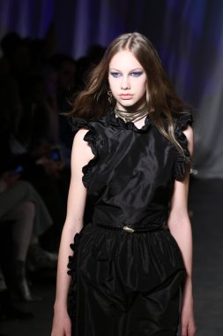 Jill Stuart sonbahar kış 2016 koleksiyonu göster