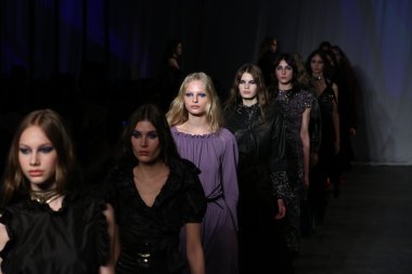Jill Stuart sonbahar kış 2016 koleksiyonu göster