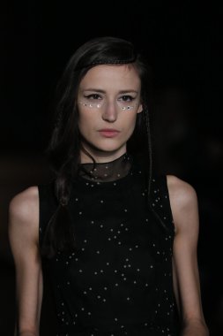 Morgane Le Fay defile