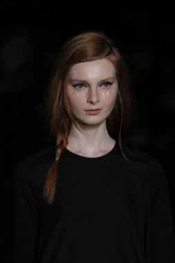 Morgane Le Fay defile