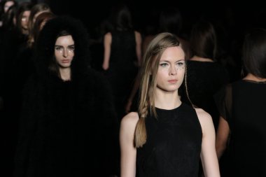 Morgane Le Fay defile