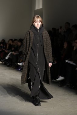 Devlet okulu sonbahar 2016 giyen modeli