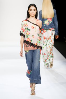 Angelo Marani fashion show