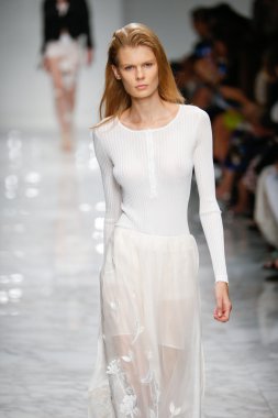 Blumarine defile