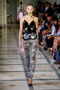 Andrea Incontri defile