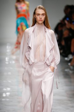 Blumarine defile