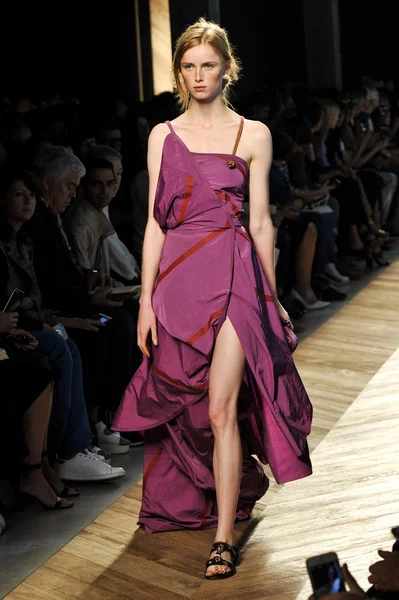 Bottega Veneta modeshow — Stockfoto