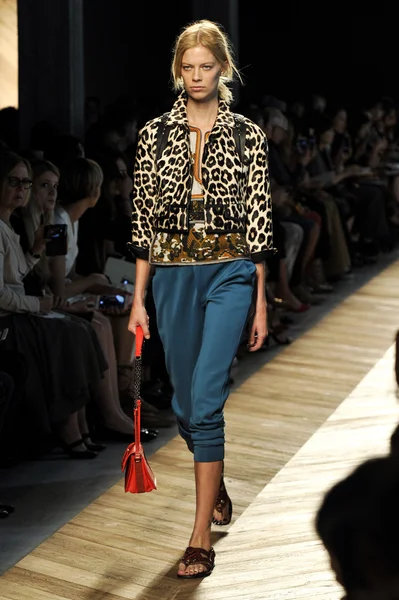 Bottega Veneta fashion show — Stock Photo, Image