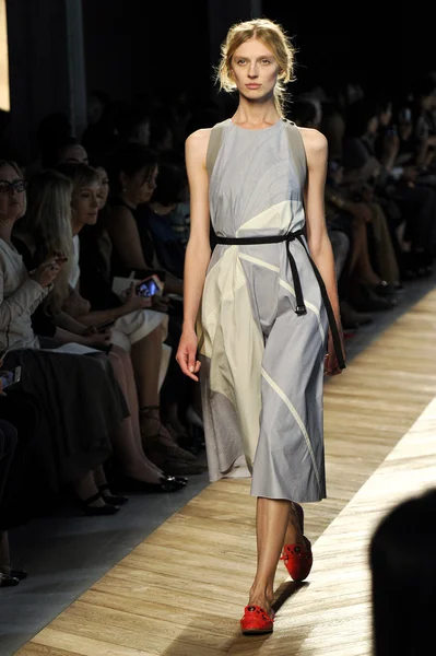 Desfile de moda Bottega Veneta — Foto de Stock