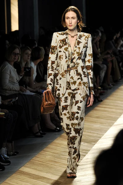 Bottega Veneta modevisning — Stockfoto