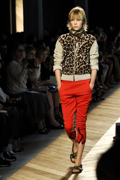 Bottega Veneta modeshow — Stockfoto