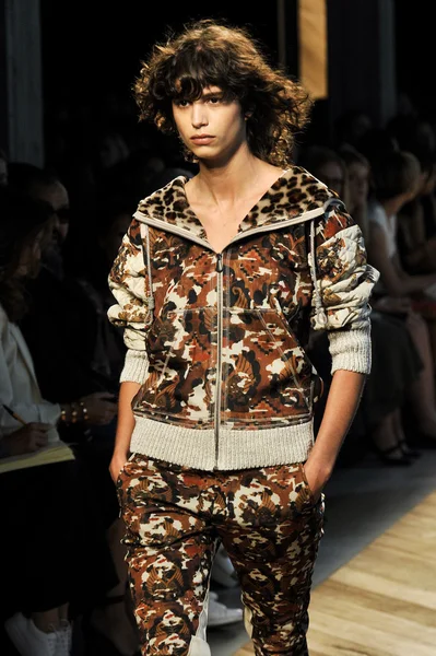 Bottega Veneta modeshow — Stockfoto