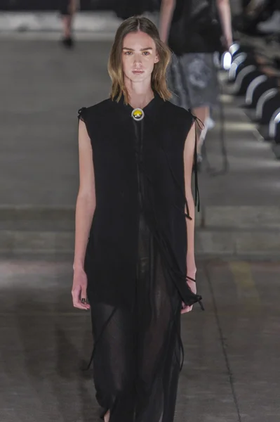 Damir Doma modeshow — Stockfoto