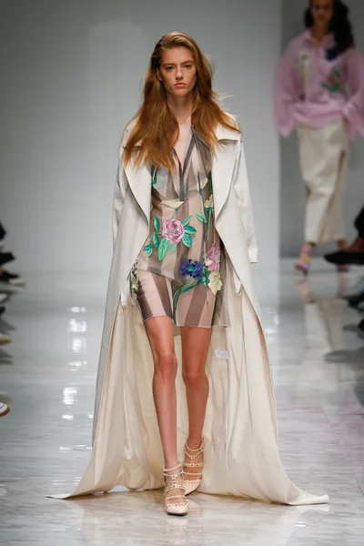 Blumarine modeshow — Stockfoto