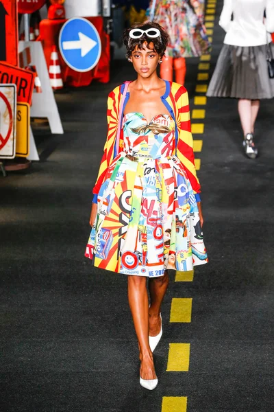 Moschino defile — Stok fotoğraf