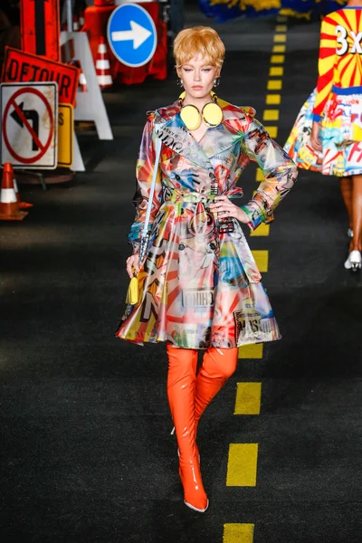 Desfile de moda Moschino — Foto de Stock