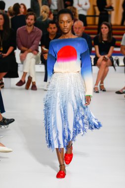 Marco De Vincenzo defile