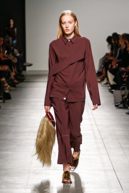 Gabriele Colangelo defile