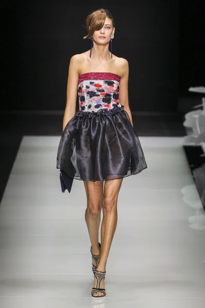 Desfile de moda de Giorgio Armani —  Fotos de Stock