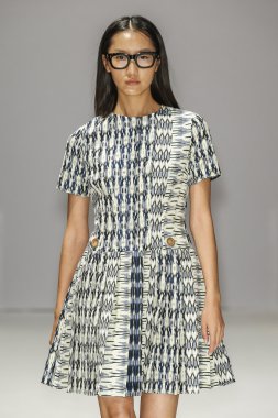 Chicca Lualdi fashion show