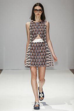 Chicca Lualdi fashion show