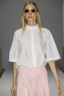 Chicca Lualdi fashion show