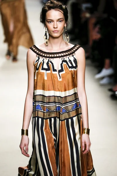 Alberta Ferretti fashion show — Stock Photo, Image