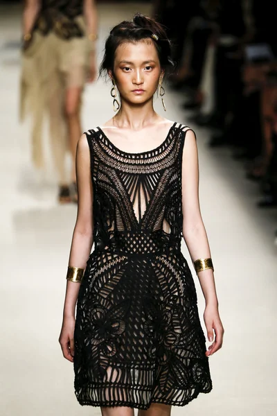 Alberta Ferretti fashion show — Stock Photo, Image