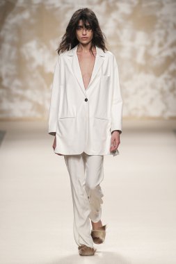 Simonetta Ravizza gösteri