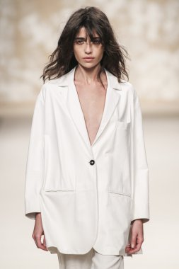 Simonetta Ravizza gösteri