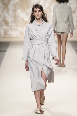 Simonetta Ravizza gösteri