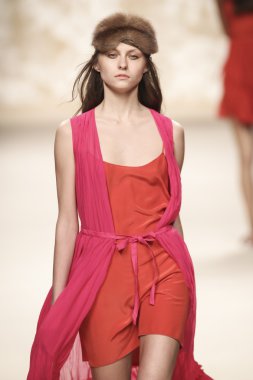 Simonetta Ravizza gösteri