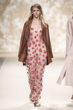 Simonetta Ravizza gösteri