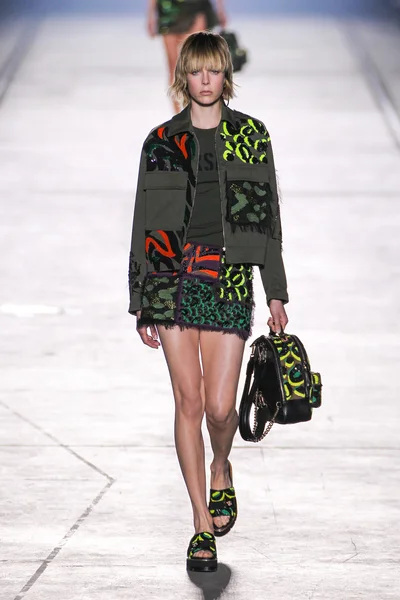 Versace fashion show — Stock Fotó