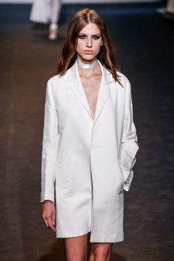 Kostüm Ulusal moda defilesi