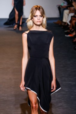 Kostüm Ulusal moda defilesi