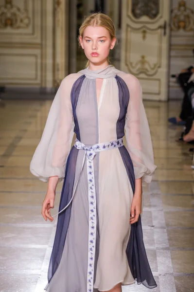 Luisa Beccaria modeshow — Stockfoto