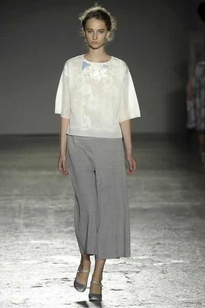 Pokaz mody Hui Zhou — Zdjęcie stockowe