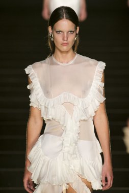 Francesco Scognamiglio göster