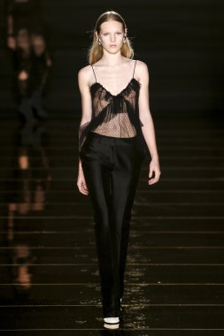 Francesco Scognamiglio göster