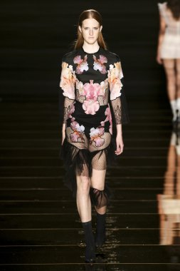 Francesco Scognamiglio göster