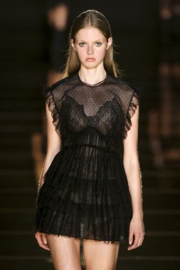 Francesco Scognamiglio göster