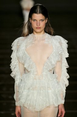 Francesco Scognamiglio göster