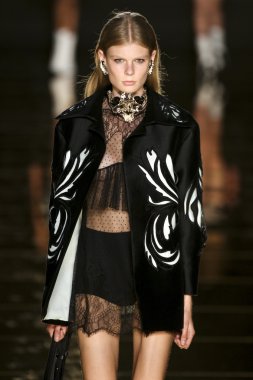 Francesco Scognamiglio göster